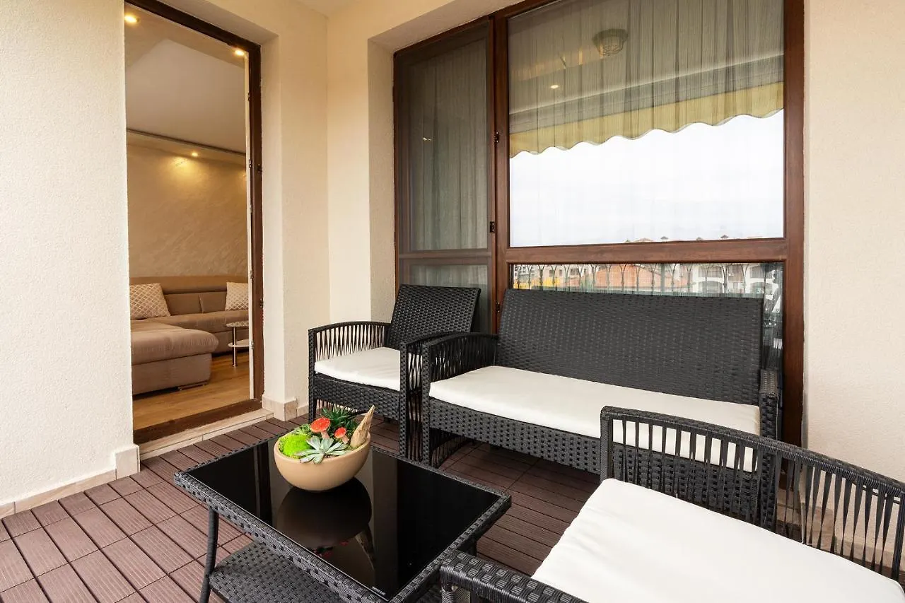M1 Pool And Beach View Apartment Burgas